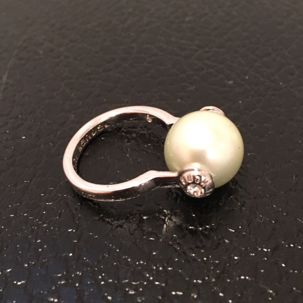 Henri Bendel glass pearl ring